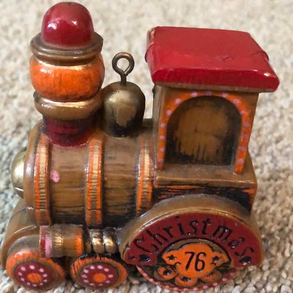 Vintage Dated 1976 Hallmark Ornament YESTERYEARS: TRAIN Wood Look Design - Picture 2 of 4